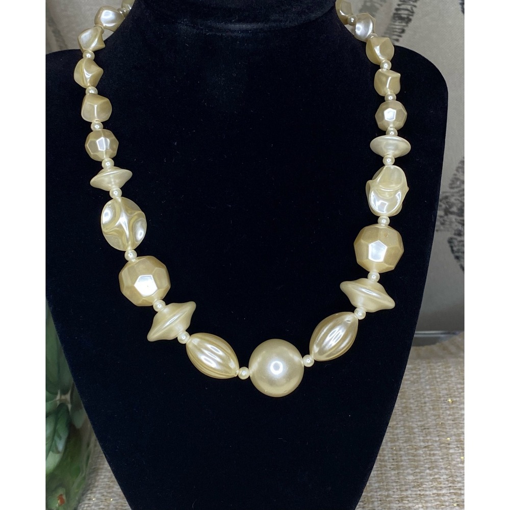 Vintage 1980s Faux Pearl Beaded Necklace 23" Ivory White